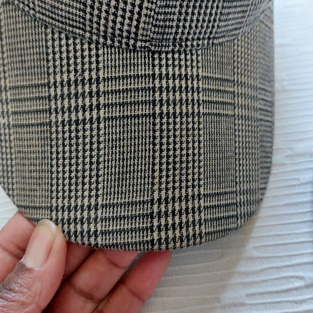 Plaid and Checkered Men's Caps Set - Picture 7 of 9
